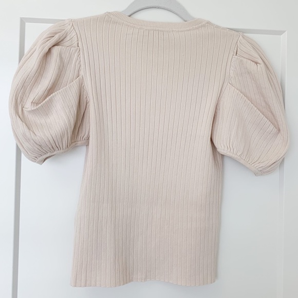 Zara puff sleeve top, tags have been removed. - Picture 4 of 5